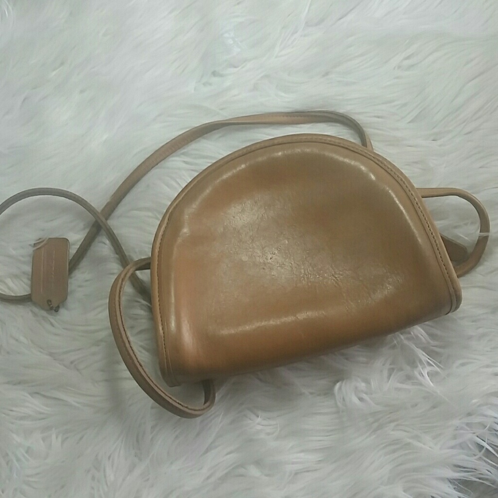 Coach Small Dome Crossbody Bag in Tan Leather Half Moon vintage